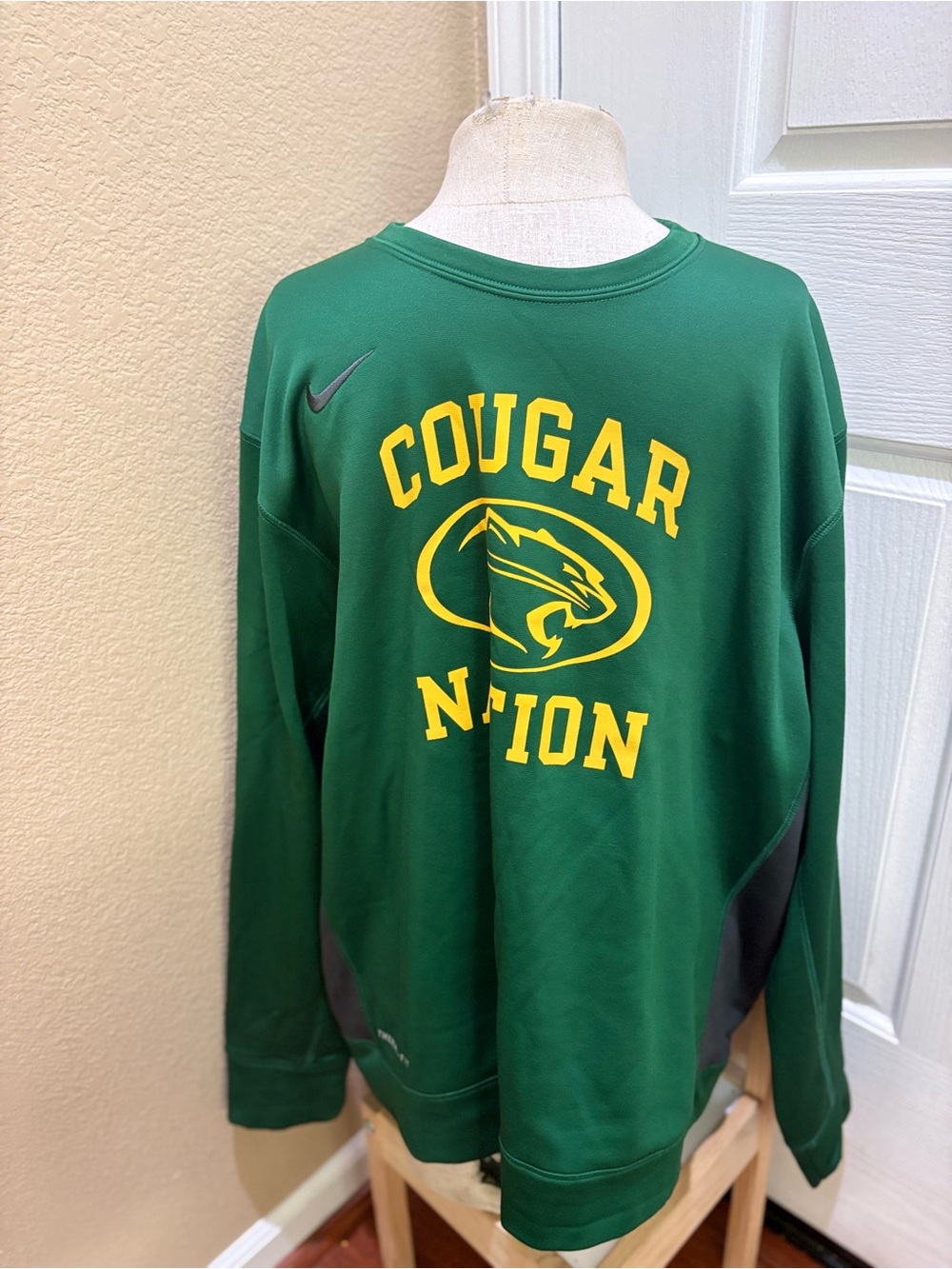 Nike Therma-FIT Cougar Nation Sweatshirt Green Yellow Athletic Pullover Men’s XL
